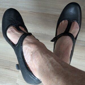 Sofft T-strap black leather 2"heels size 8.5.